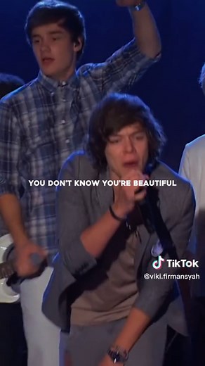 #whatmakesyoubeautiful #noinstrument #onedirection #flashback #musicvideo #trhowback #harrystyles #zaynmalik #niallhoran #louistomlinson #liampayne #directioner #directionersindonesia #lagubarat #trendingsong #music #fyp #fypシ #xyzbca #foryou #vfyourmood