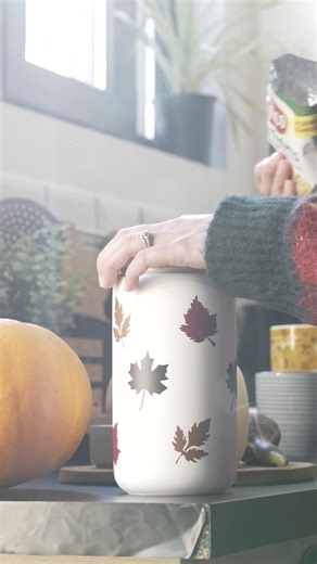 Le DIY, c'est bien plus que du coloriage, de la colle et des ciseaux. Des cartes et autocollants aux t-shirts et objets déco, Cricut vous aide à transformer vos idées en créations qui ont l'air d'avoir été achetées en boutique — sans avoir besoin de compétences professionnelles. | Cricut
