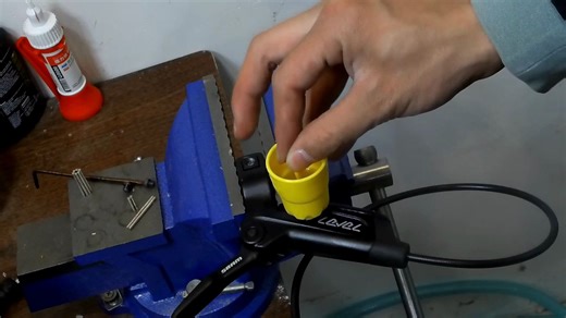 SRAM LEVEL油碟换油过程，备注：这不是教程。