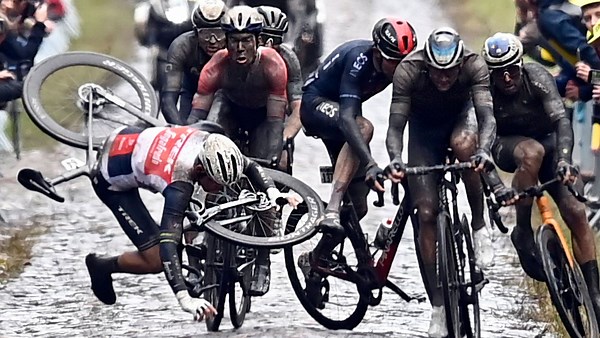 Paris-Roubaix: So schön jubelt Sonny Colbrelli