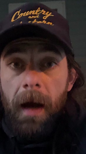 🌳 Its not doing well at all. I mean it still has some branches that are producing leaves, but a lot of dead ones as well. Any and all advice about the topic is gratefully welcomed. Thank you! #appalachia #landscapedesign #trees #question