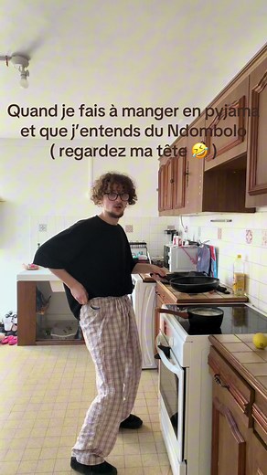 Je suis le seul à faire ça ?? #funn #dance #afro #ndombolo🇨🇩 #congo