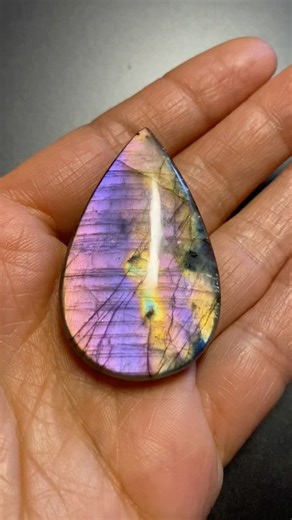 Different shades of purple labradorite 😍✨💜✨💖✨✨