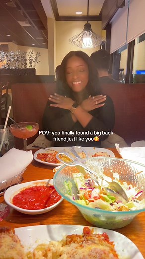 Two canadian finally trying Olive Garden for the first time