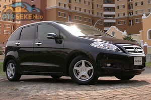 Honda Edix Punya Konfigurasi Kursi Unik, Penumpang Depan Muat 3 Orang - Otoseken