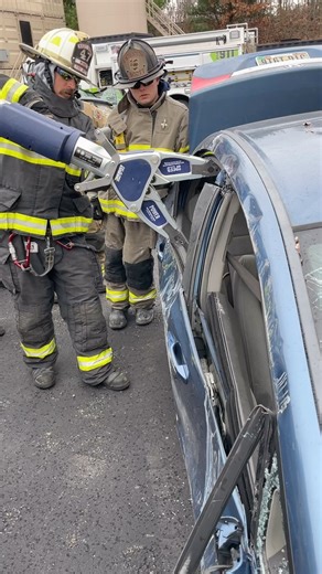 Making space with @hurstjawsoflife #firefighter #firefighters #maninmachine #machineryrescue #rescuetechnician #manvsmachine #firefighter #firefighters #rescue #rescuetech #rescuetechnician #rescueco #rescuecompany #autoextrication #extrication | The Rescue Boss