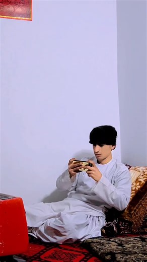 Support Pashto Poetry: Join the Movement!