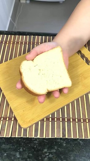 174K views · 1.3K reactions | Just put a spoonful of laundry detergent on slice bread! #homehacks #lifehack #bugs | Tips and hacks | Facebook