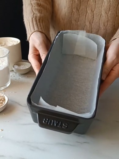 How to Fit Parchment Paper in a Loaf Pan Easily