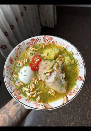 Caldo de Gallina: Receta Fácil para Semanas de Sopa