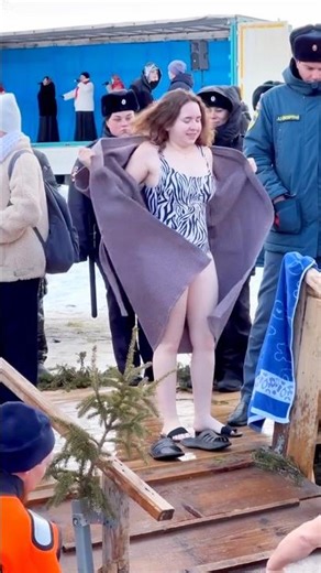 part477#Russians👙Dont Feel😱Cold❄️EpiphanyBathingBrave🩱-20°C FrozenGirls#Winter🌊Swim Challenge#Russia