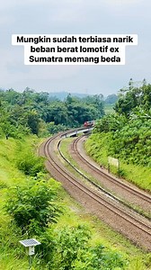 2.6K reactions · 73 shares | KA Bogowonto kombinasi dengan lokomotif merah ex Sumatra jadi lebih keren bos #Kai #railway #keretaapiindonesia | Triono Comal | Facebook