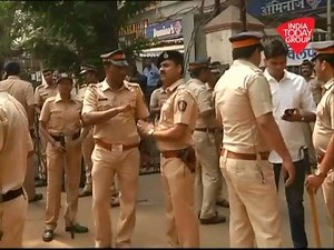 78K views · 236 reactions | Huge security arrangements outside Seva Samaj crematorium in Vile Parle, where actress #Sridevi's funeral will take place in some time. (Report Mayu Ganapatye ) #ReporterDiary | India Today | Facebook