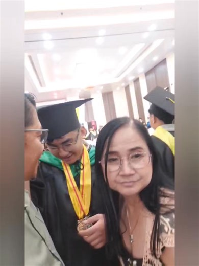 Bembe Bendanillo on Instagram: "🎓✨ CONGRATULATIONS! ✨🎓 👏💻 RAUL JAEZHIENT OCAMPO BENDANILLO 💻👏 🎓 bachelor of science in computer engineering 🏅 latin honors — cum laude 🏆 mo. natividad pilapil award 📄 best research paper 🥈 silver loyalty award ✨ this is your golden hour ✨ lahat ng puyat, hirap, sakripisyo at dasal — dito nagbunga. so proud of you, anak 🥹💖 your hard work, faith, and dedication paid off. 🙏 thank you, jc to god be all the glory 🙌✨ ❤️ i love you 👨‍👩‍👦 from mama & pap