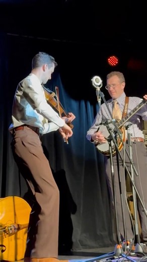 Amazing Bluegrass Duet🎻🪕 #livingthelifestylechannel,#music,#bluegrass,#fiddle,#banjo,#duet