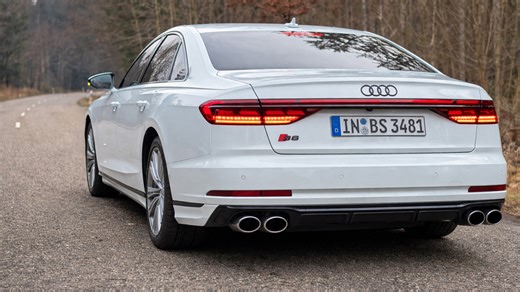 This Audi S8 feels smooth at any speed