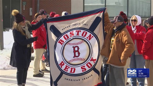 Red Sox pitchers, catchers start spring training in Florida