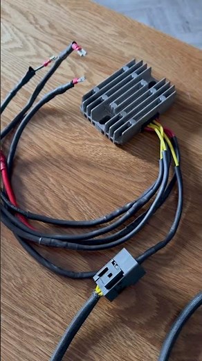 Regulator / Rectifier problems! Are they dead? Multimeter testing. Triumph Daytona 955i 2005 2006