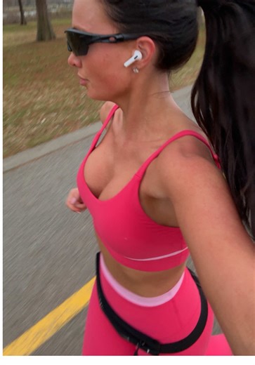 I wish someone would’ve told me years ago to go get functional health testing done. I spent most of my life feeling constantly bloated like painful, miserable, can’t-leave-the-house bloated. Some days I couldn’t get out of bed because the inflammation and discomfort were that bad. Low energy. Brain fog. Feeling inflamed 24/7. And honestly? I thought it was just normal or something I had to live with. Getting tested gave me answers to everything I had been struggling with for so long things I cou