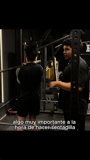 Y ustedes como se posicionaban para hacer sentadillas? #gym #gymtips #tips #squat #sentadilla