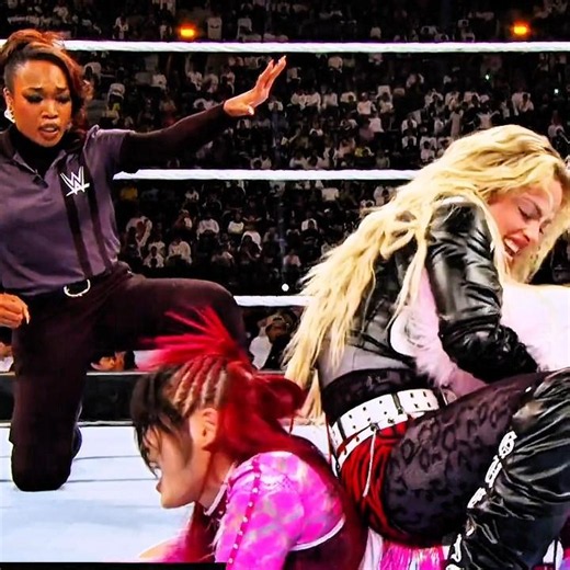 Iyo sky is the queen of the ring 🦹🏻‍♂️and destroy Liv Morgan edit #wwe #iyosky #livmorgan #shorts