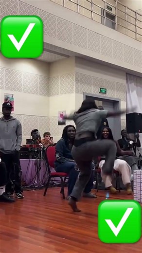 La réaction de Wally B Seck 😍😳 après la danse de Fatou Sarr répétition Mia Guissé #humour #dance