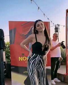 20K views · 1K reactions | Vibes On with Sister Gamze Ercel  Nocturne Style Award 2022 #ｈａｎｄｅ_ｅｒｃｅ̨ｌ #handemiyy #handeerçel #handeercel #Eda #hayat #LooksChallenge | Hayat And Murat Fan's | Facebook