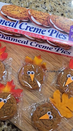 Oatmeal cookies turned into a lil turkey 🤎 EASY fall craft for kids! Our school is doing a fundraiser tomorrow they asked for treats to give as prizes. However they prefer they are prepacked this was an easy way to make them a little more festive.#crafts #fallcraft #kidcraft #turkey #littledebbie #school #thanksgivingcrafts | A Thrifty Mom