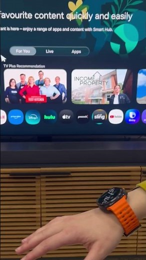 The gesture control on Samsung's new 4K TV lets you control your TV with your hand!!!!
