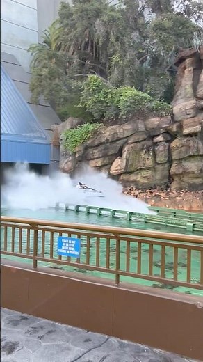 Jurassic World - The Ride | Splashdown | Universal Studios Hollywood