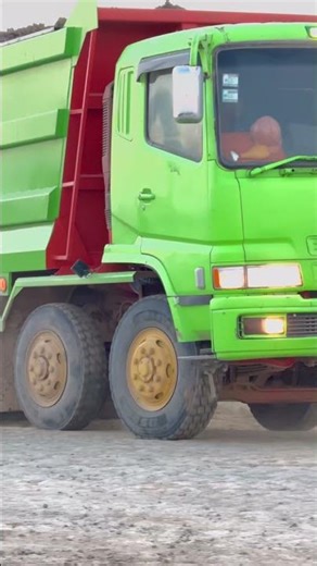 Amazing Dump Truck in Action #automobile #constructionvehicle #dumptruck #xcavator #trucking