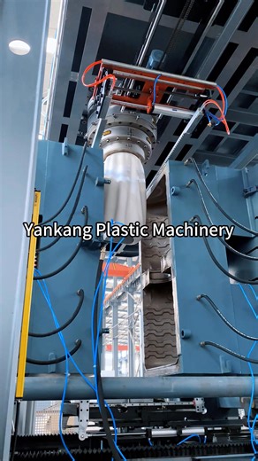 267K views · 2K reactions | One Mold, TWO Tanks! The Magic of Blow Molding. #blowmold #plasticmolding #blowmolding #plasticmachinery #blowmoulding #plastics #blowmoldingmachine #plasticblowingmachine #blowingmachine | Yankang Blow Molding Machines | Facebook