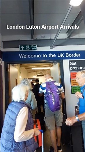 London Luton Airport Arrivals / Sep 2025