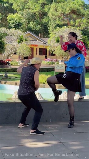 Learn how to protect yourself [Ladyhero] #VyLee #FemaleHero #HelpingPeople #ProtectingYourLovedOn...