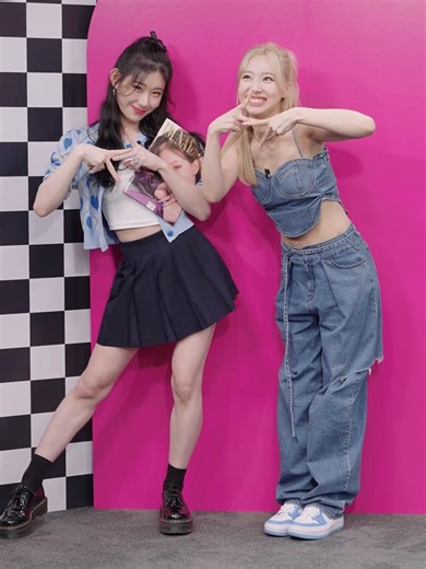 Chaeryeong comments on a photo that made her think that Nayeon was going to get married - Gap of ITZY Season 2 EP09 / 2022.06.27 [ENG SUB] #twice #nayeon #itzy #yeji #lia #ryujin #chaeryeong #yuna