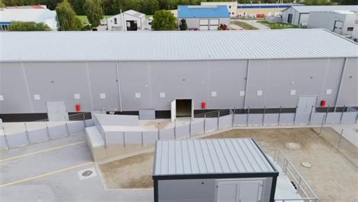 Dear Partners and Future Partners, We are proud and delighted to inform you that after more than a year of planning and construction, our latest investment is now complete: 🎉 One of Europe’s most modern pig resting stations will soon open! 🎉 The new facility is located in Vámosszabadi, Northern Hungary, right next to the Slovak and Austrian borders – an ideal logistical location for international live animal transport routes. 📌 Key Features: Capacity: Up to 4 trucks at once, with a total capa