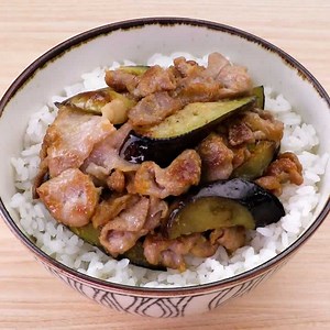 ご飯のお供に♪ 豚肉となすのうま味噌丼のレシピ動画・作り方 | デリッシュキッチン