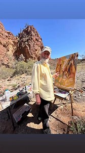 Paul Macklin doing what he loves, painting, drawing and making charcoal Arkaroola Wilderness Sanctuary Arkaroola Art Adventure | Sallie-Ann Macklin