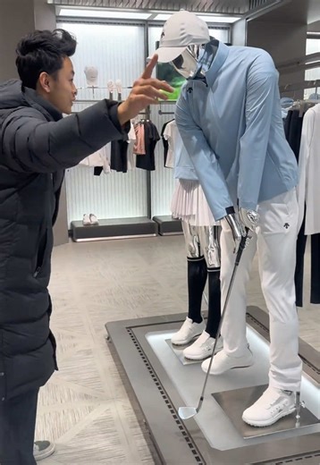 New classmate. Study hard and good understanding. Weakness: never moving. #golf #golftiktok #golftraining #fyp #golffunny