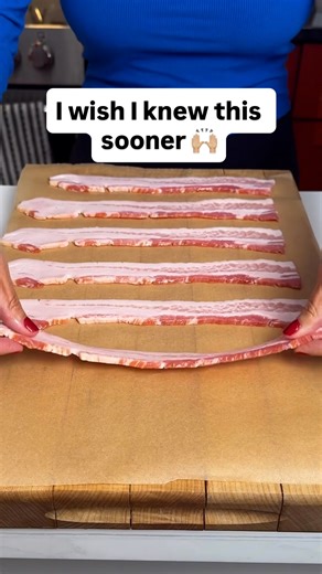 461K views · 1K reactions | Perfect Bacon Storing Hack 肋 Instead of freezing the whole package, portion out the bacon strips for easy serving smaller sizes or specific ingredient amounts for recipes, all while keeping the rest of the bacon perfectly fresh! #baconlover #kitchenhacks #lifehacks | Randy & Mandy | Facebook