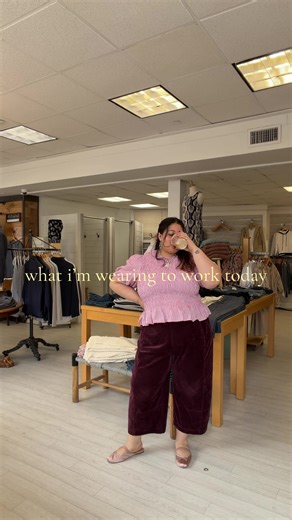 Adorable Spring Outfit Featuring Ballet Flats and Pink Accents