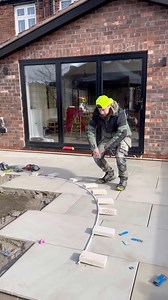210K views · 802 reactions | How do you actually cut a curve into an XL patio? This is exactly how I did it… | Lawn Stripes and Hedges - Limited | Facebook