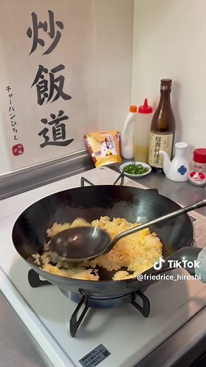 唐揚げくんを使った美味しいチャーハンレシピ