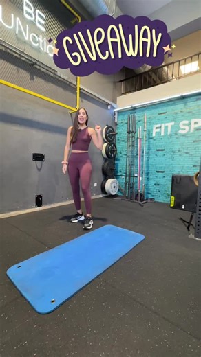 Ask Emily on Instagram: "Η γυμναστική δεν ήταν πάντα σταθερή στη ζωή μου… αλλά τον τελευταίο χρόνο αποφάσισα να προσέχω το σώμα μου, να βάζω στόχο, να επιμένω! Και σήμερα ήθελα νας σας δείξω κάνοντας σανίδα σχεδόν 1 λεπτό (το max μου είναι 3 νομίζω 😋) πόσο ωραίο είναι να βλέπεις τον εαυτό σου να προχωράει — λίγο λίγο. 💛 Για να το γιορτάσουμε λοιπόν… σας έχω ΥΠΕΡΟΧΟ διαγωνισμό!Ακολουθήστε τα πολύ απλά βήματα: 1. Follow @askemily_blog , @fitspot.gr και @anassadecandia 2. Tag τον φίλο που του αρέ