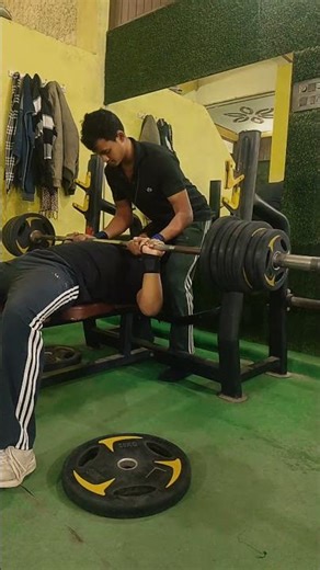 bench press exercise #gym #viral #exercise