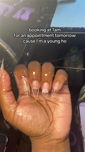 we’ve all done it 😭 last-minute, impulsive, but still expecting a clean set. good news: I got you. if you’re ready to stop stressing over your nails and start getting consistent, healthy sets — book your appointment 🖤💅🏽 ✨ book through the link in bio ✨ select your service secure your spot ✨ new returning clients welcome #youngho #chicagonailtech #imjustagirl🎀