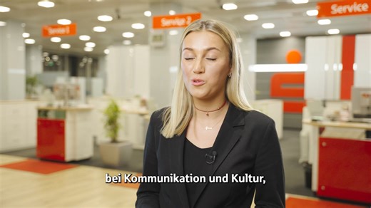 Verstaubte und langweilige Bank❓ Nicht bei uns ❗ Aber warum arbeiten unsere Kolleginnen und Kollegen eigentlich bei uns? Nico Suchaneck, Fabian Ohl, Johanna Kellermann, Michael Beese und Katharina Wittke erzählen im Video, welche Gründe für die Stadtsparkasse Düsseldorf sprechen 👇 | Stadtsparkasse Düsseldorf