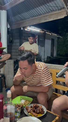 Lamias akong kaon ani with live acoustic by Albert Pico. Salamat chef Sun Thunder sa panihapon. #birthdaycelebration | Cubarol Jan-jan