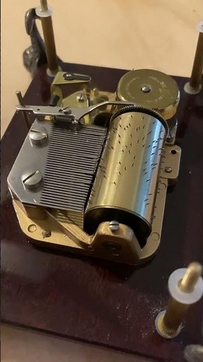 Music box -“Doctor Zhivago- Lara’s theme” Reuge Swiss music box #grandmas #christmas #music