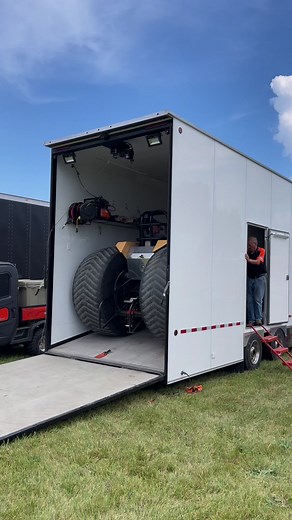 25K views · 363 reactions | Unloading and starting up the “Big Temptation” Case 1370 Light Super Stock Tractor!! #tractorpulling #jicase #casetractors #horsepower #tractorpull #turbo #superstock #turbocharged #ProPulling #motorsport #propullingleague #caseih | Thurston Pulling Photos | Facebook